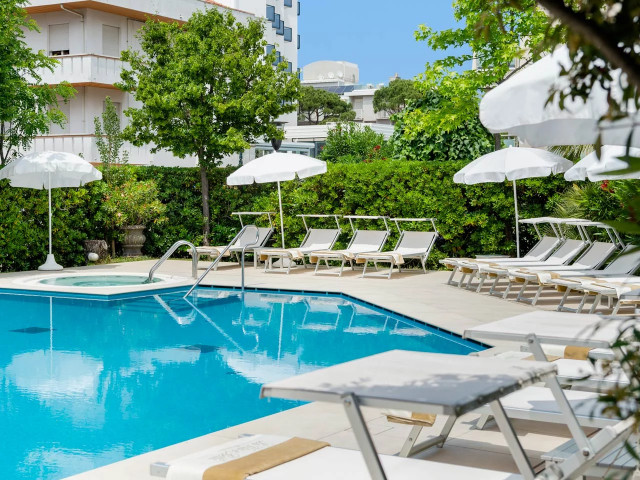 media.Gallery-Piscina-09-Hotel-Maddalena-Riccione