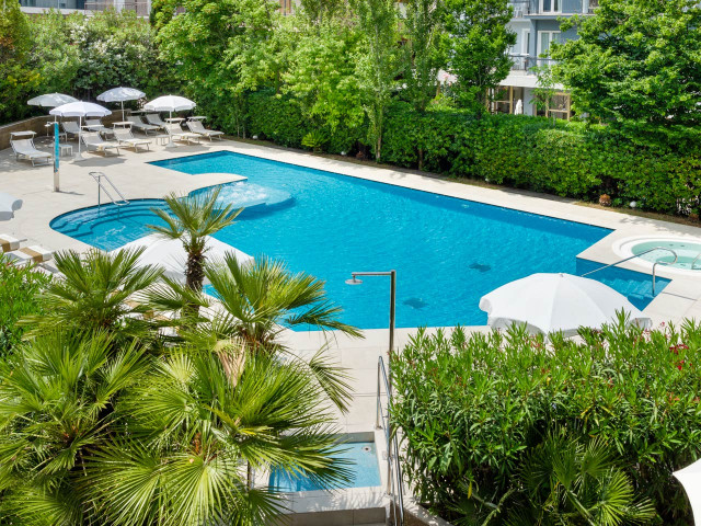 media.Gallery-Piscina-11-Hotel-Maddalena-Riccione